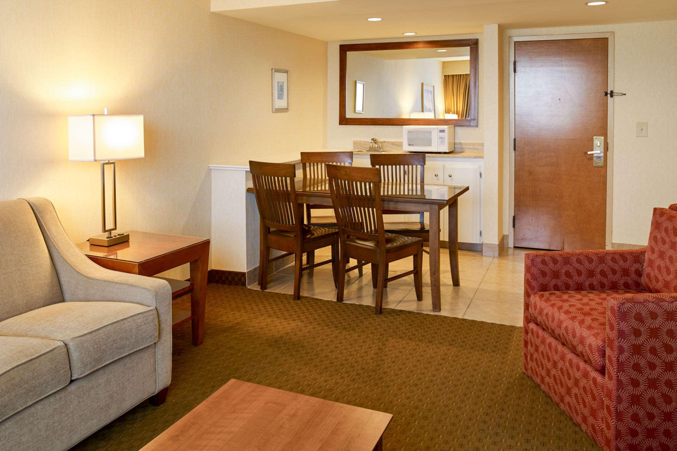 Clarion Hotel Airport Портленд Экстерьер фото