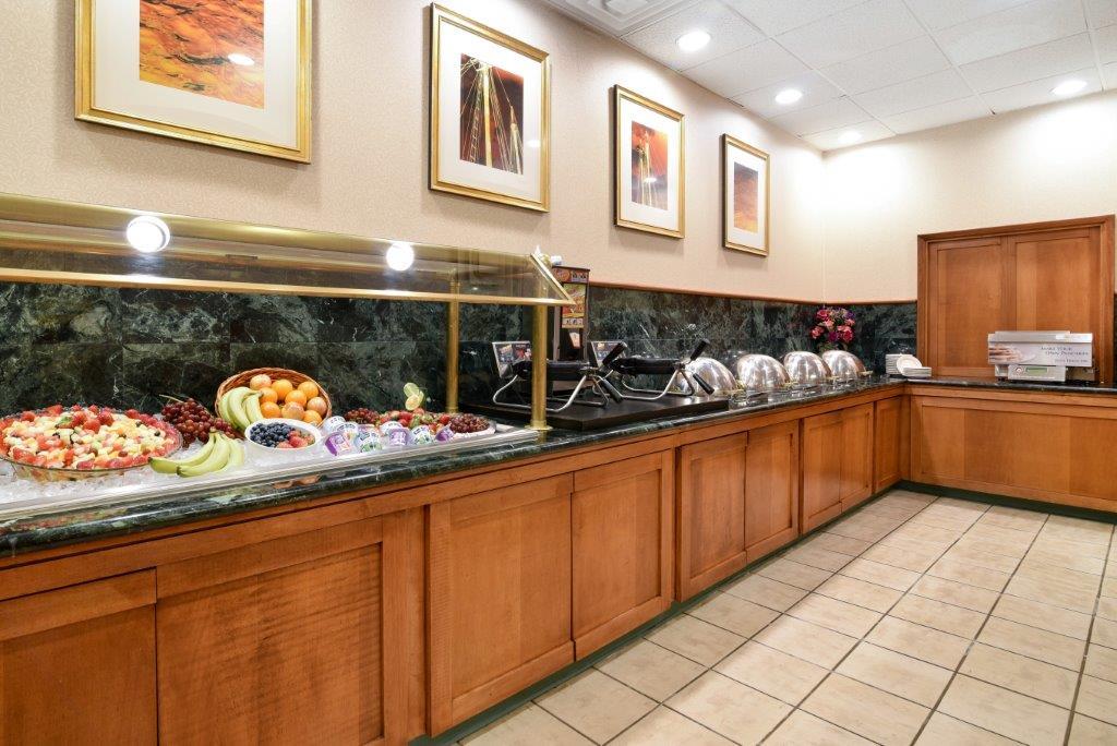 Clarion Hotel Airport Портленд Экстерьер фото