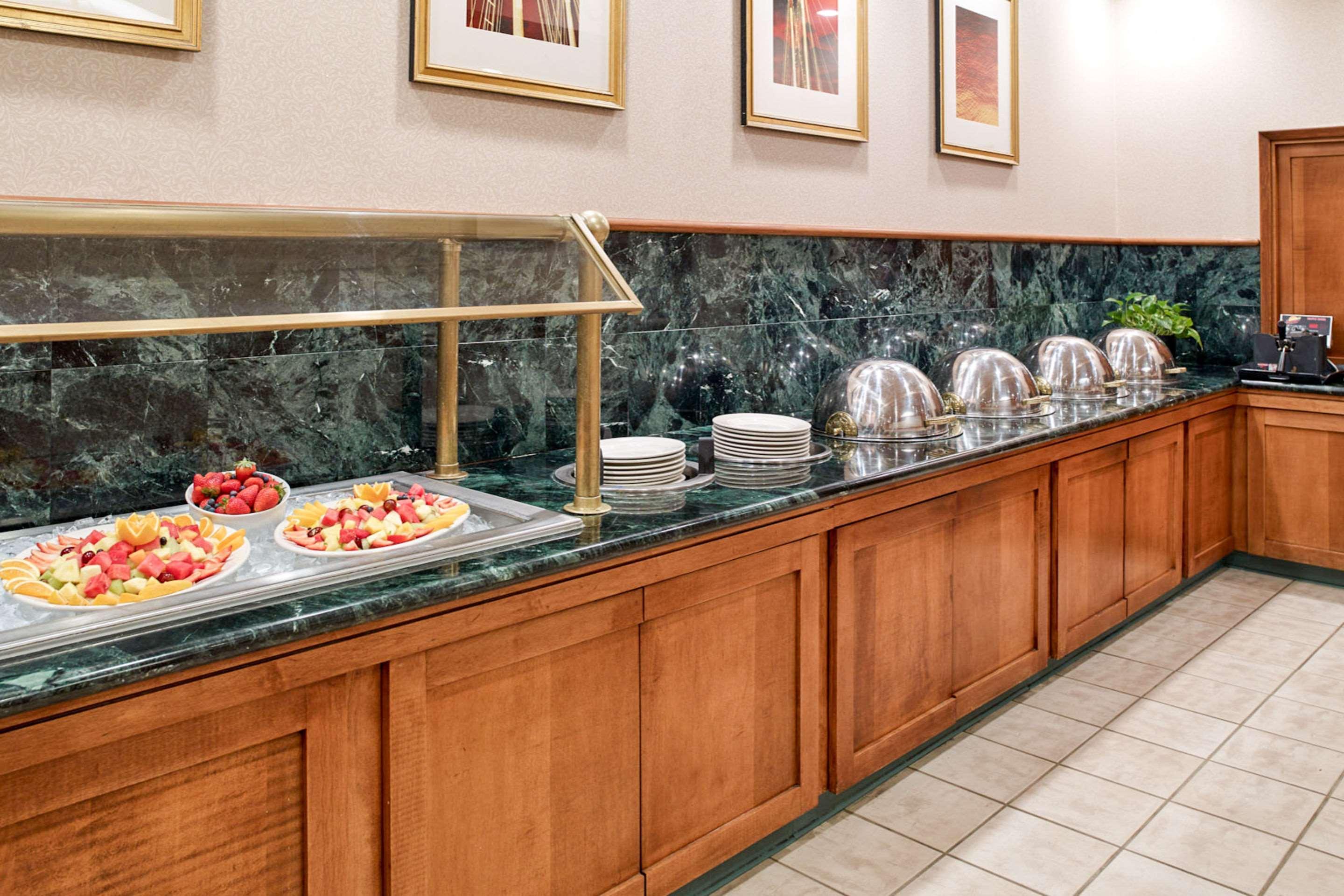 Clarion Hotel Airport Портленд Экстерьер фото