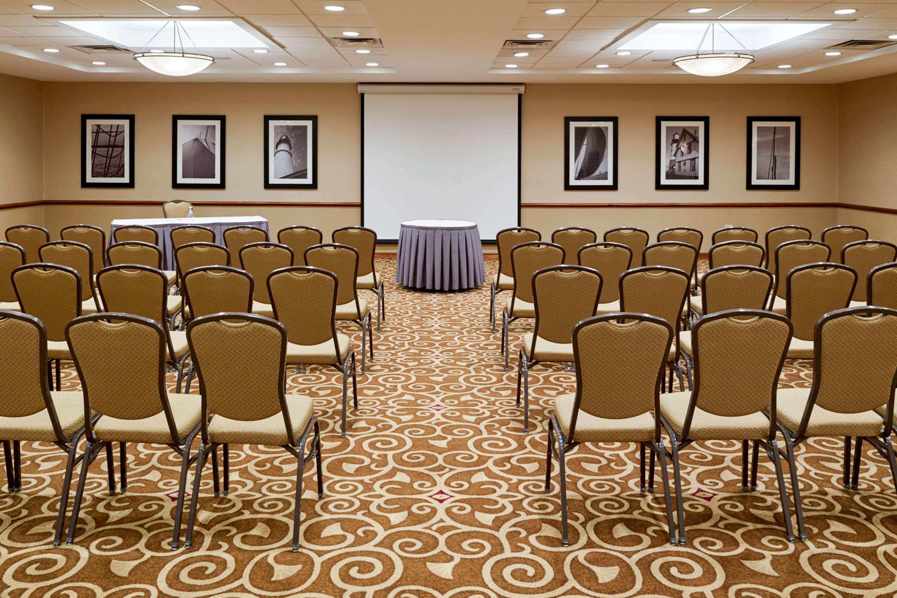 Clarion Hotel Airport Портленд Экстерьер фото