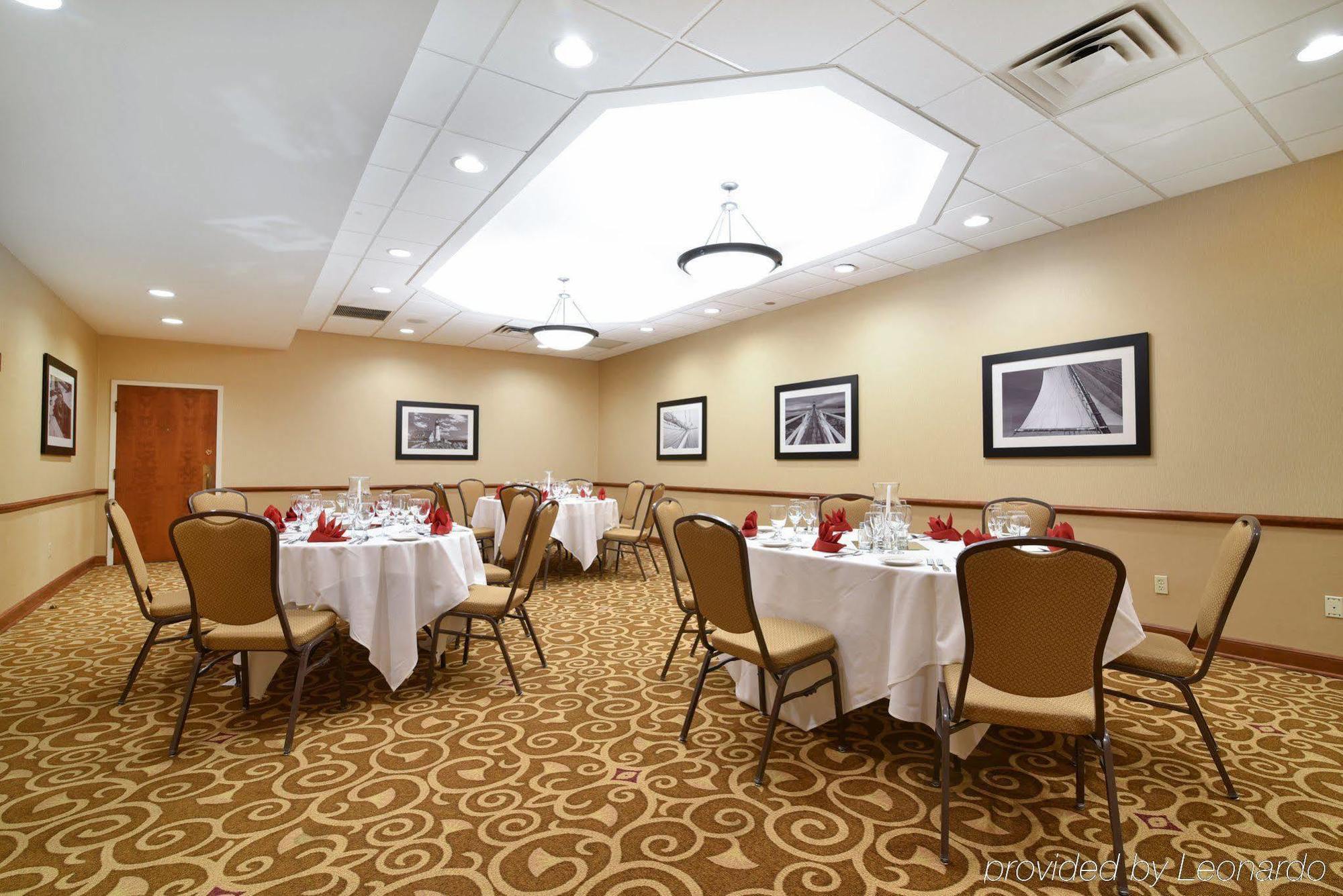 Clarion Hotel Airport Портленд Экстерьер фото